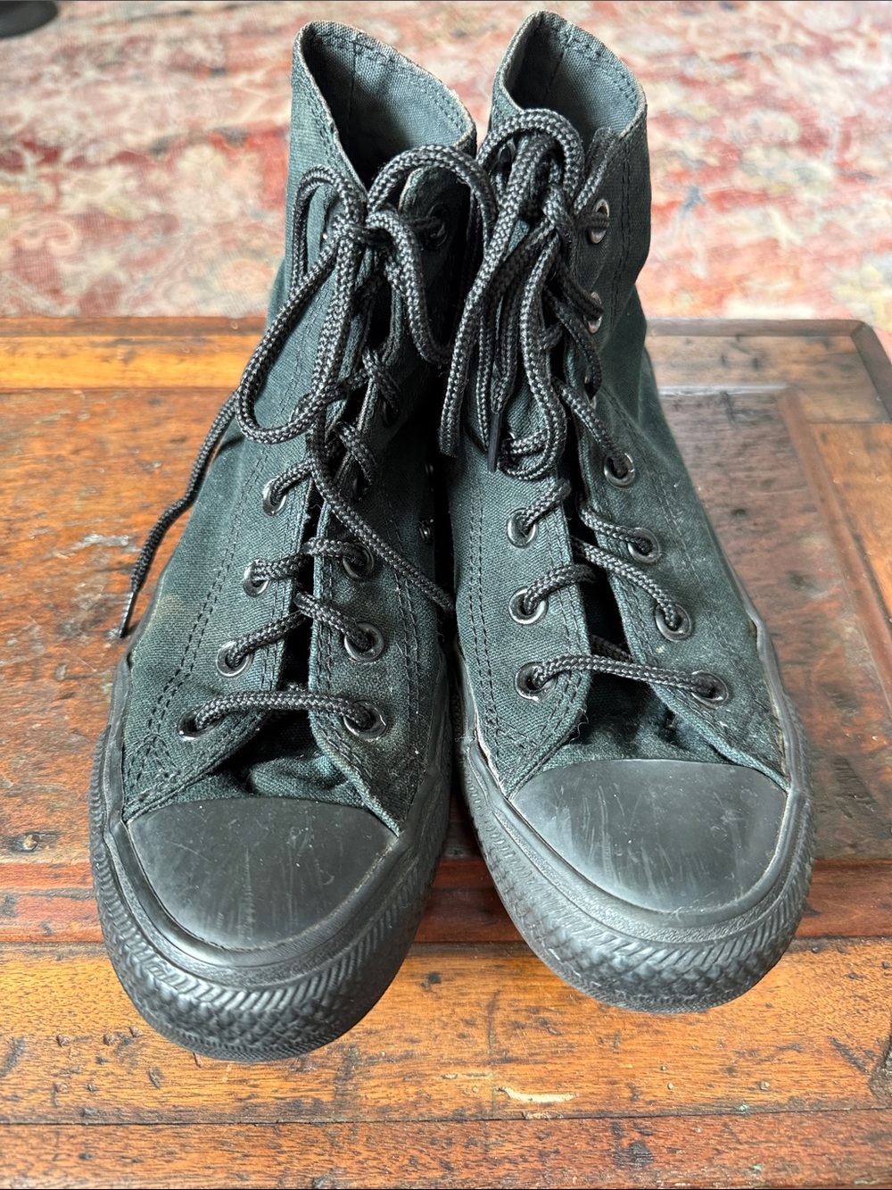 Converse high top black men 6 women 8